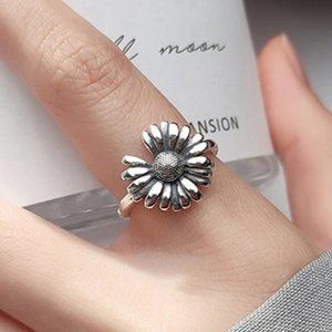 *NEW 925 Sterling Silver Daisy Adjustable Ring